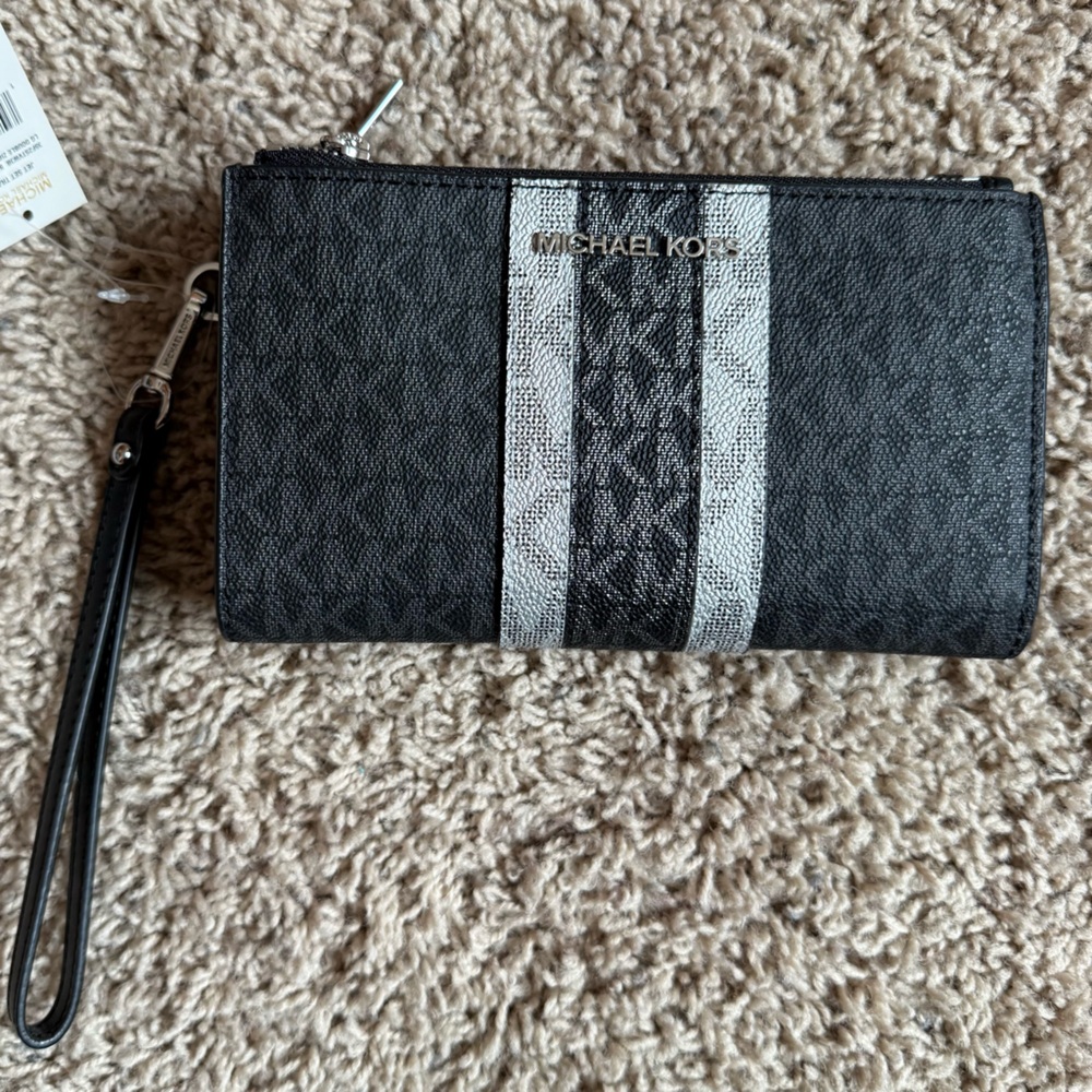 Michael Kors jet set travel large double zip wristlet
